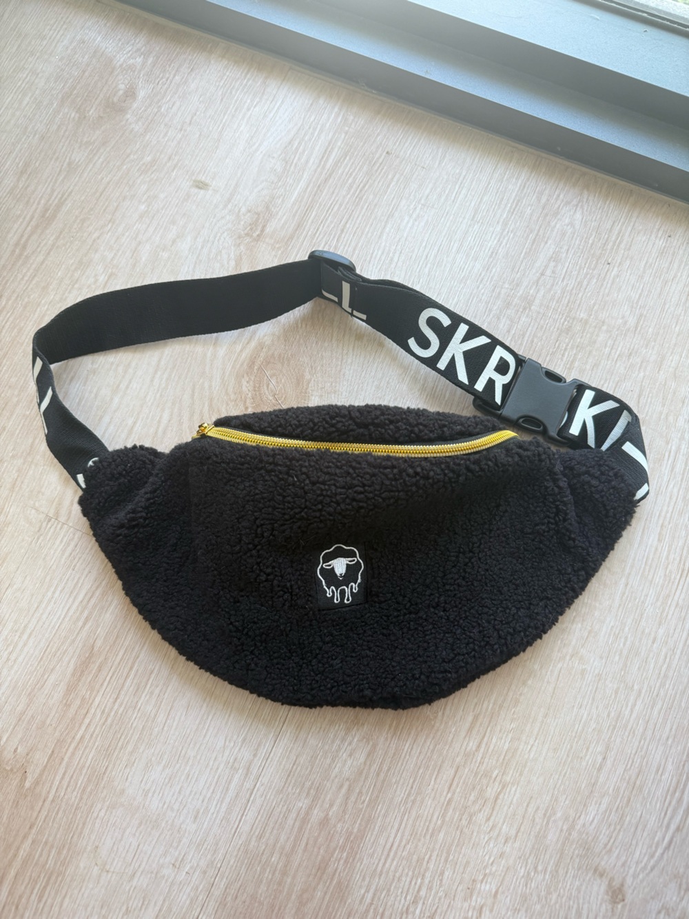 Skrewball whiskey Black Sherpa belt bag with gold Zip